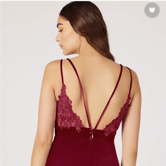 AZAZIE HAPA VELVET DRESS in burgundy. This dress feels so nice and is beautiful - Picture 5 of 6